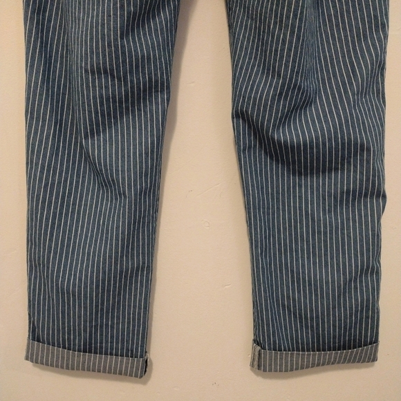 Gap - Striped Slim Boyfriend Chino Crop Pants - Picture 9 of 13